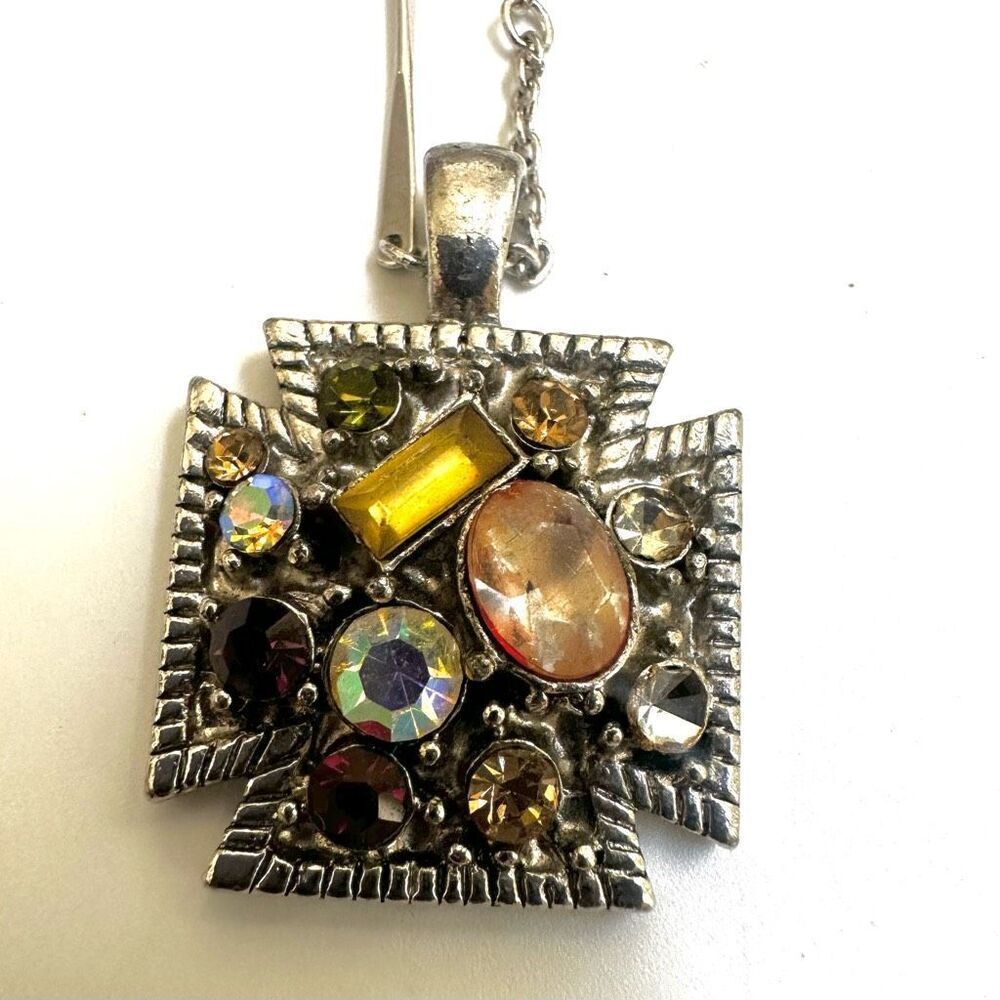 Avon maltese rhinestone cross pendant necklace - Picture 11 of 12